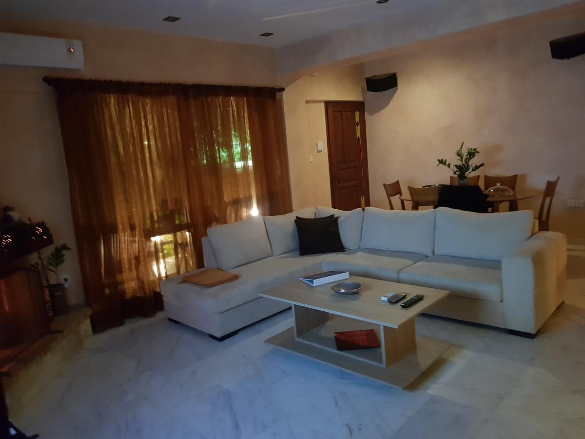 Meni'S Home 干尼亞 外观 照片