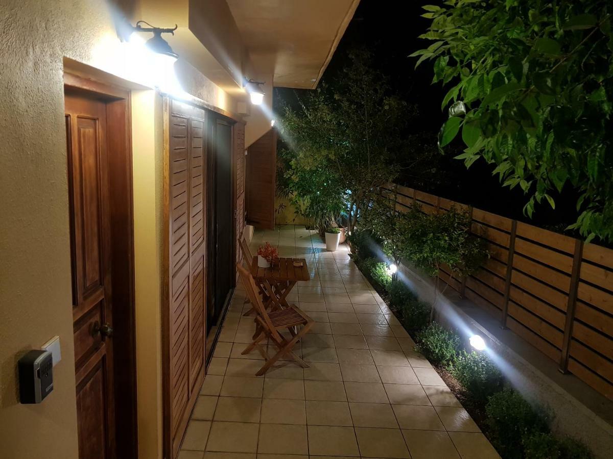 Meni'S Home 干尼亞 外观 照片